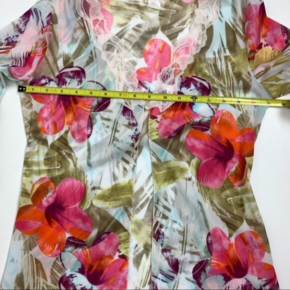 Pappillon Blanc Sheer  Floral Throw Medium - Picture 9 of 9